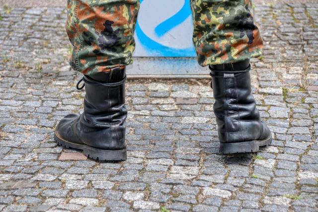 Explaining Military Service to Kids: A Parent’s Guide to Honoring Veterans at Home